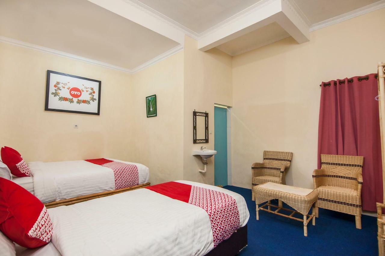Oyo 719 Penginapan Panatapan Almonsari Resort Siborongborong Экстерьер фото