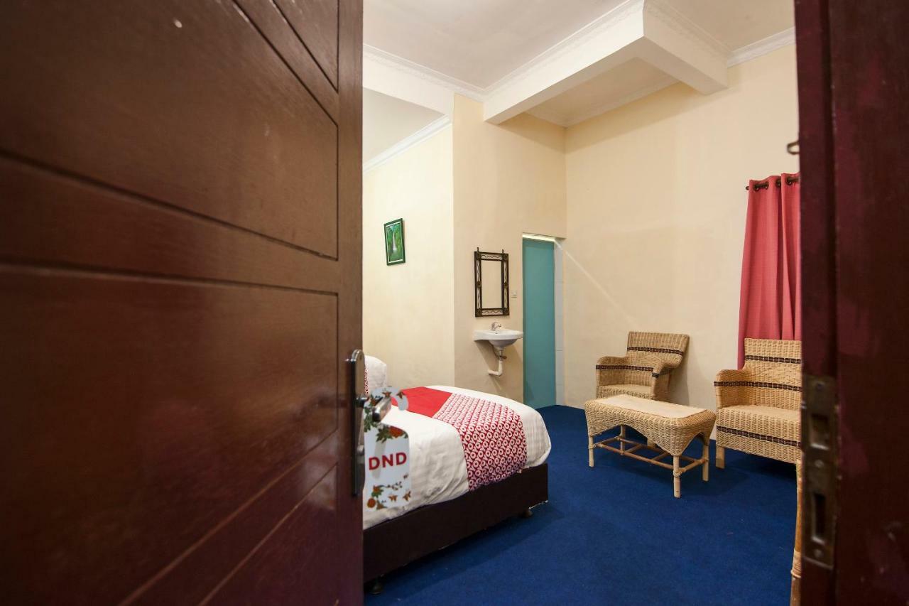 Oyo 719 Penginapan Panatapan Almonsari Resort Siborongborong Экстерьер фото